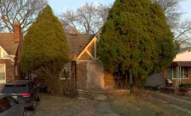 14814 Cloverlawn.jpg